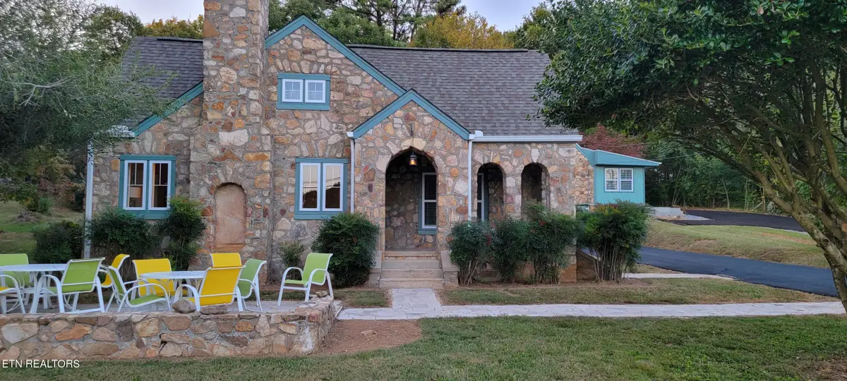 318 E Meeting St, Dandridge, TN 37725 - #1