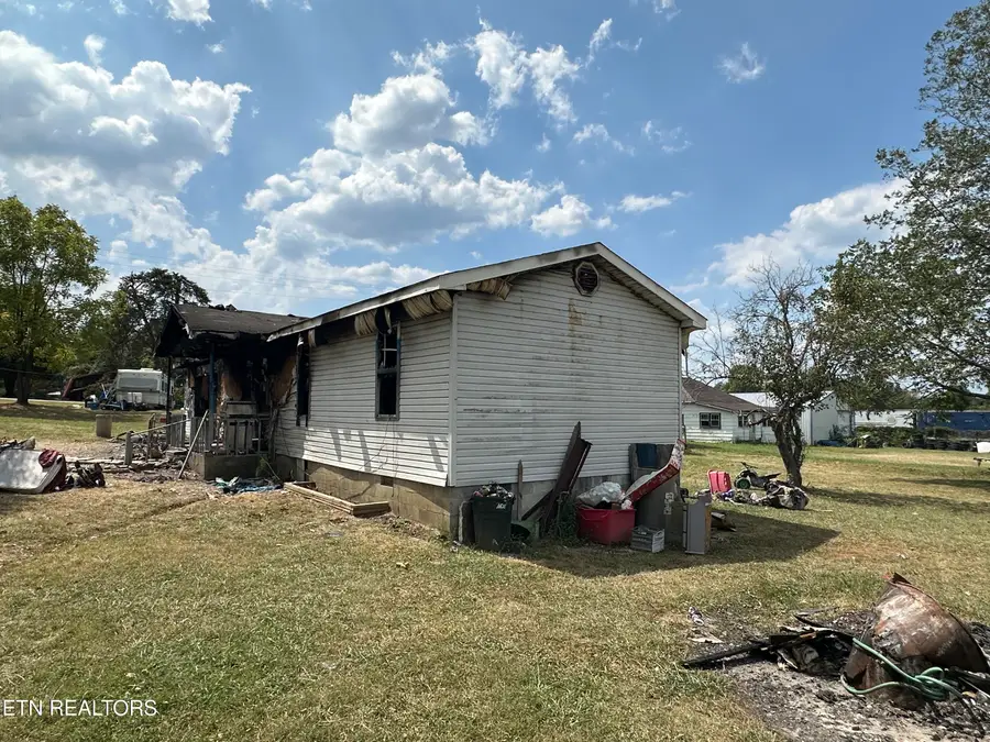 304 W Stewart Ave, Monterey, TN 38574 - #3