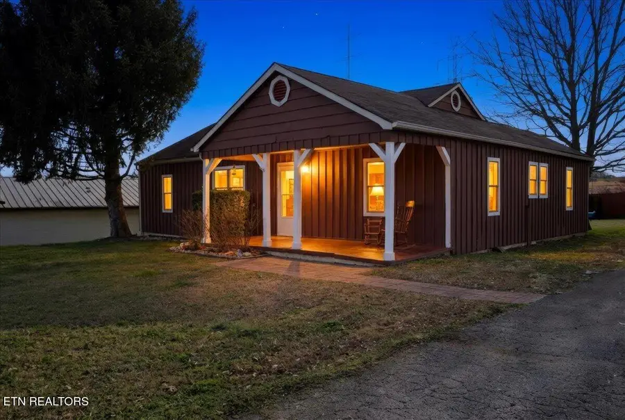 1211 Foch St, Maryville, TN 37801 - #2