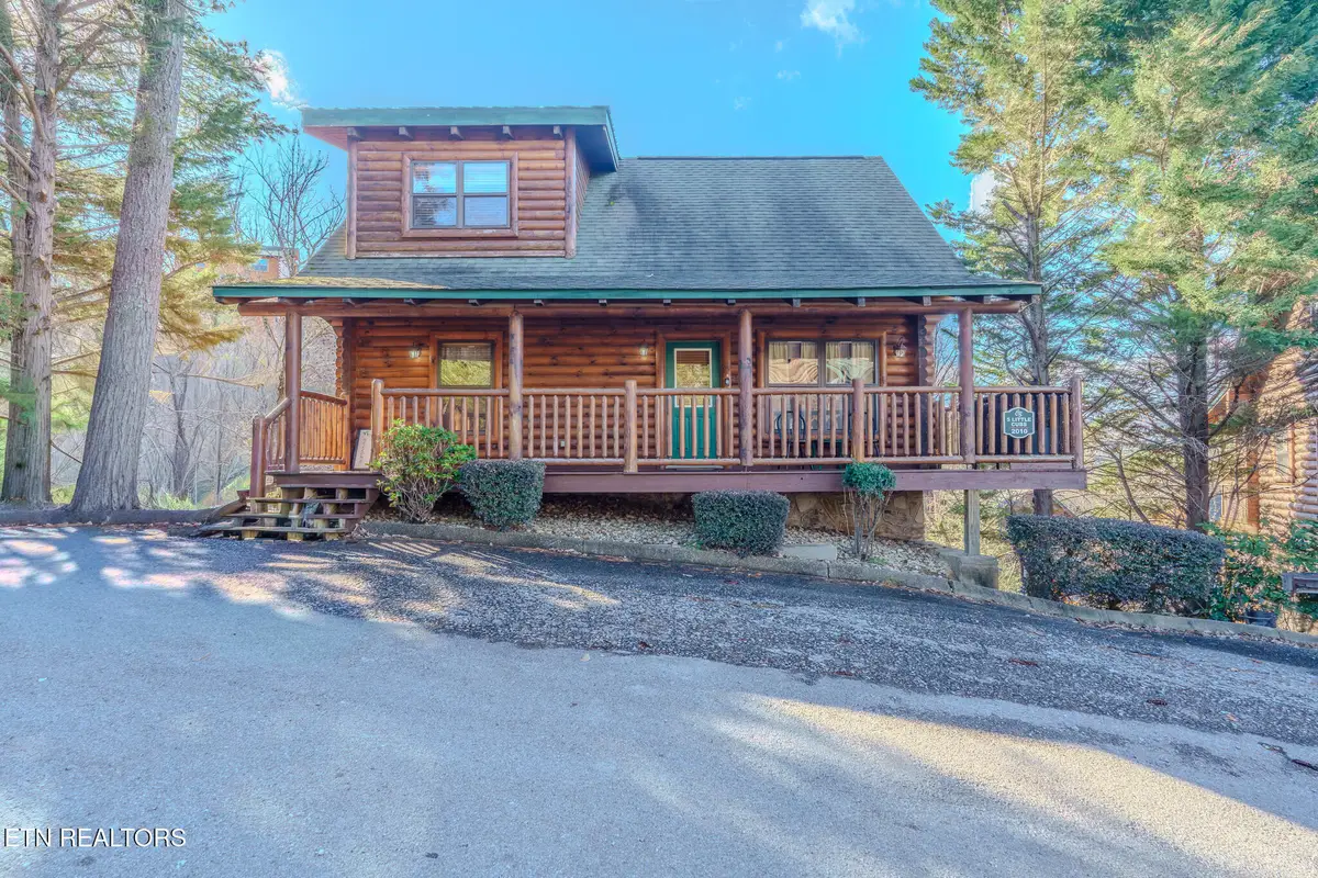 2010 Bear Creek Way, Pigeon Forge, TN 37862 - #1