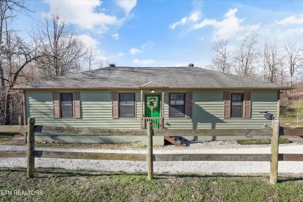 2719 Oak Grove Rd, Rocky Top, TN 37769