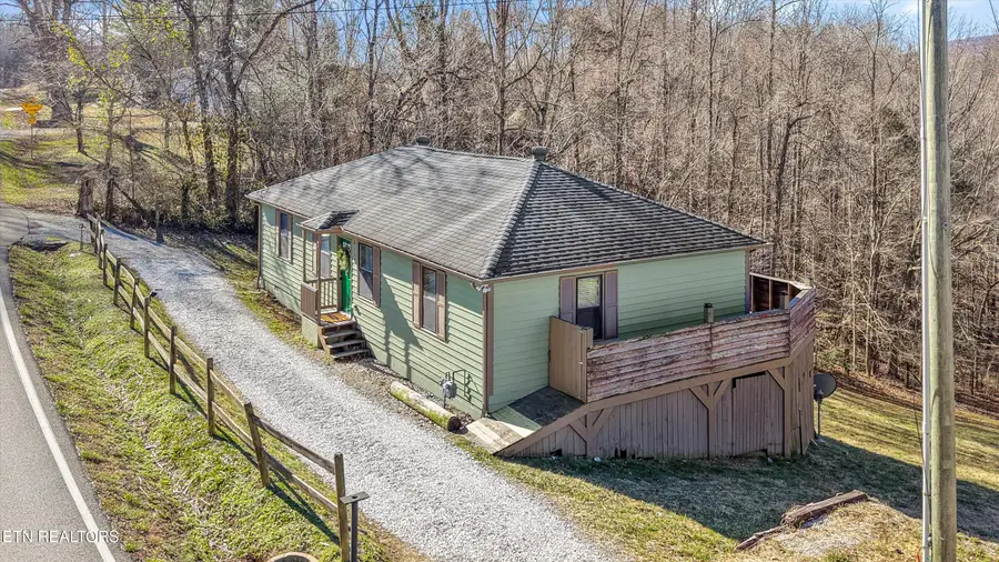 2719 Oak Grove Rd, Rocky Top, TN 37769 - #2