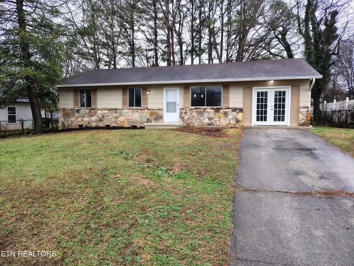 1025 Ruskin Drive, Knoxville, TN 37923 - #1