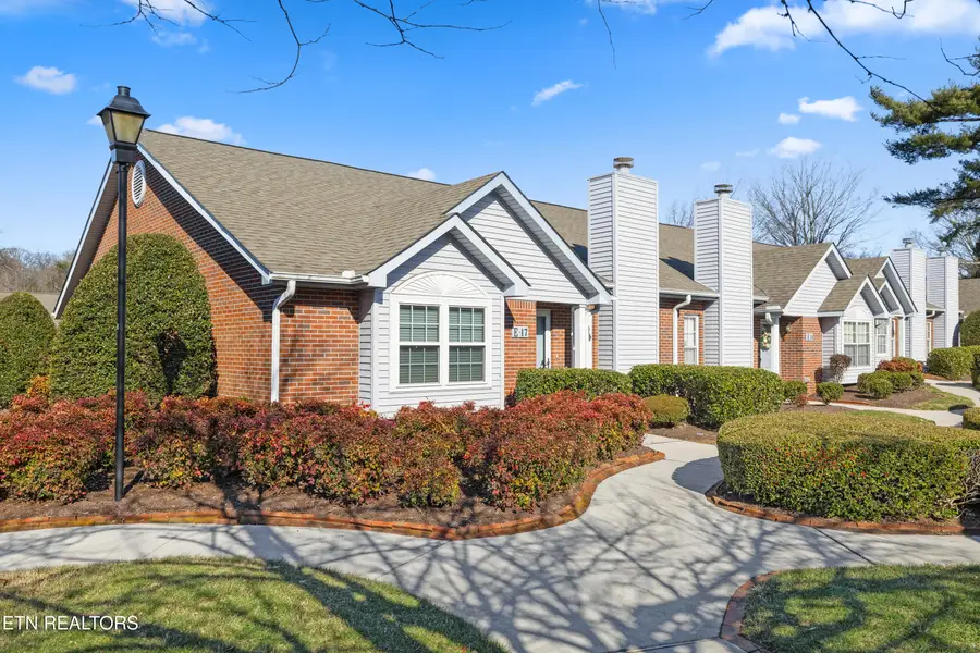 805 Cedar Lane #E17, Knoxville, TN 37912 - #3