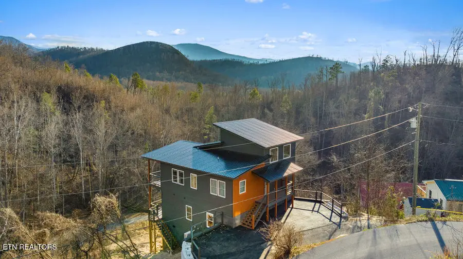 814 Davenport Rd, Gatlinburg, TN 37738 - #3
