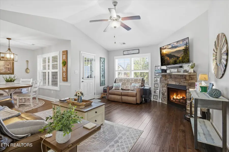 422 Larkspur Way, Sevierville, TN 37862 - #3