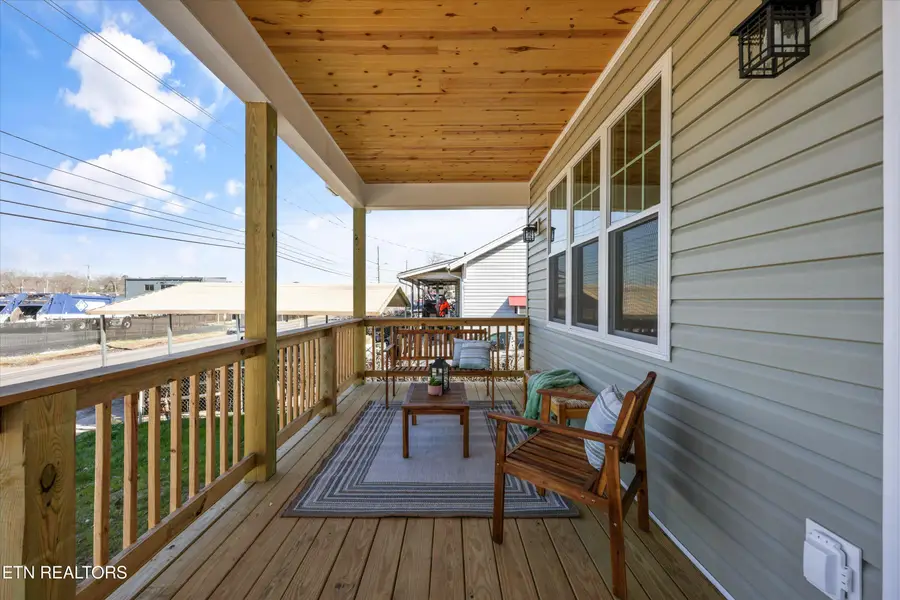 2320 Mitchell St, Knoxville, TN 37917 - #2