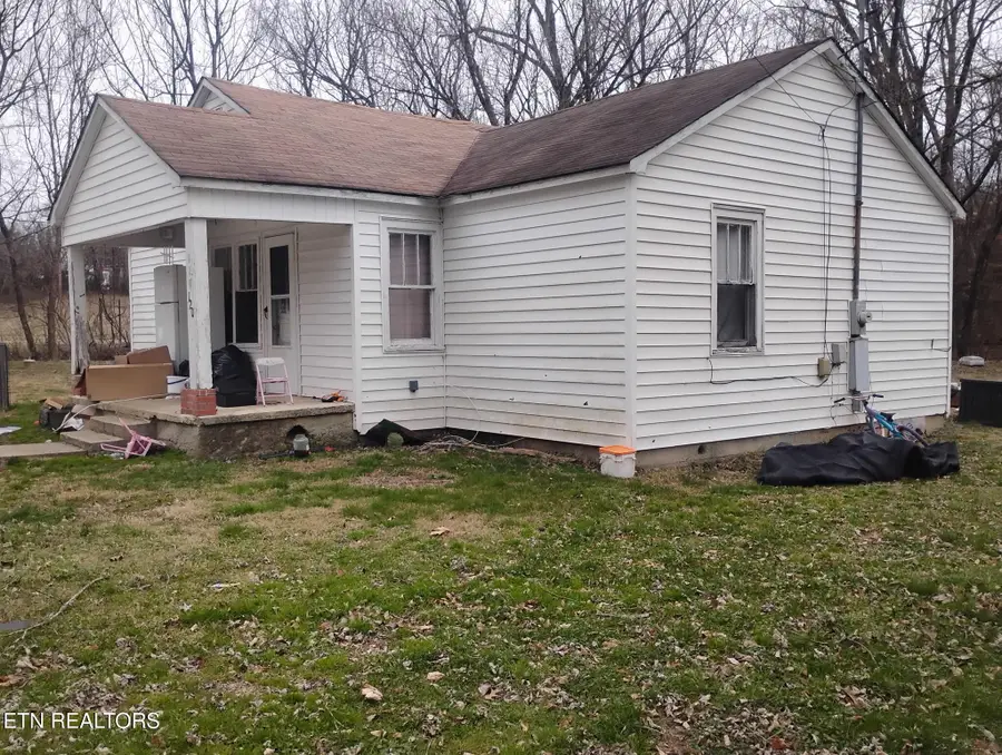 120 Poplar St, Harriman, TN 37748 - #3