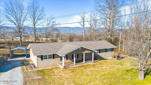 844 Mount Paran Rd, Jacksboro, TN 37757