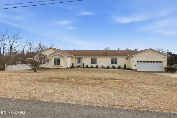 622 Briarwood Drive, Dandridge, TN 37725