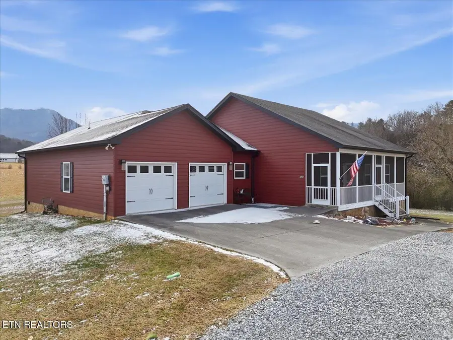 120 County Line Rd, Dandridge, TN 37725 - #2