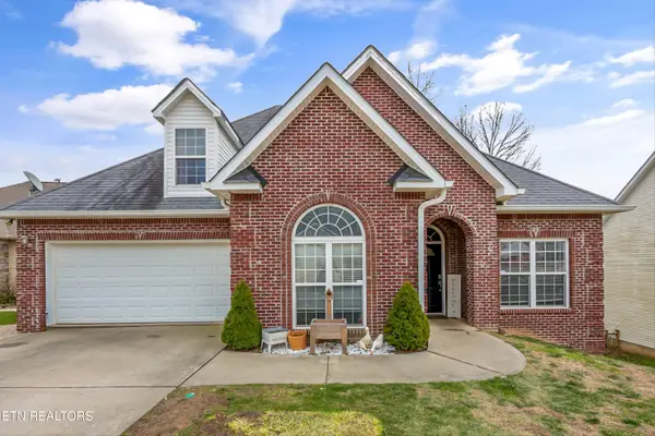 1178 Hillside Lane, Lenoir City, TN 37771