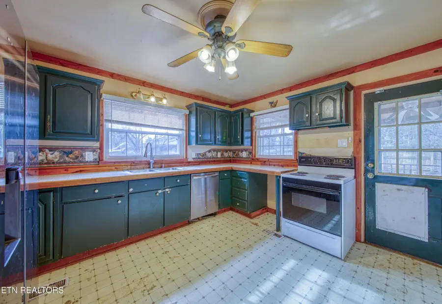 2205 Madison Rd, Knoxville, TN 37912 - #3