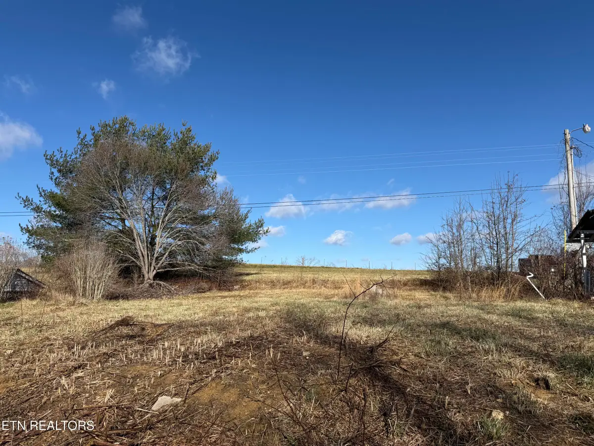 4925 Nashville Hwy, Deer Lodge, TN 37726 - #1