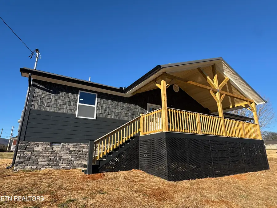 280 Hickory St, Bean Station, TN 37708 - #2