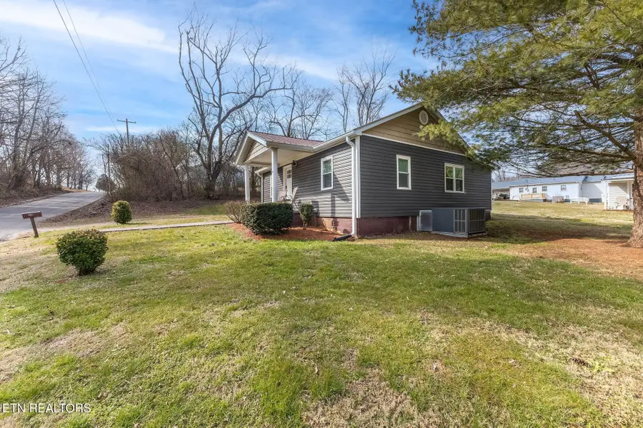 919 Hudson St, Sweetwater, TN 37874 - #3