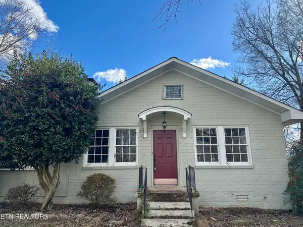 1212 Woodlawn Ave, Maryville, TN 37804