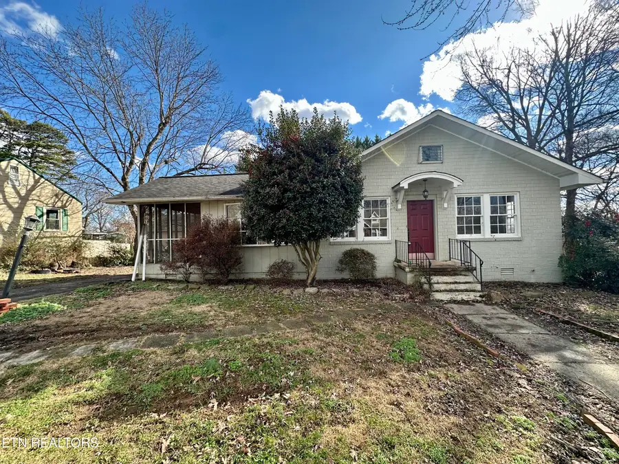 1212 Woodlawn Ave, Maryville, TN 37804 - #2