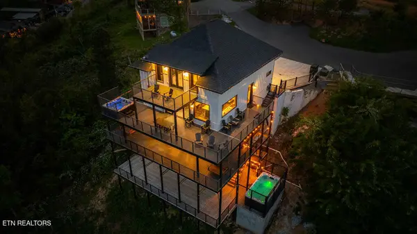 922 Piney Butt Way, Gatlinburg, TN 37738