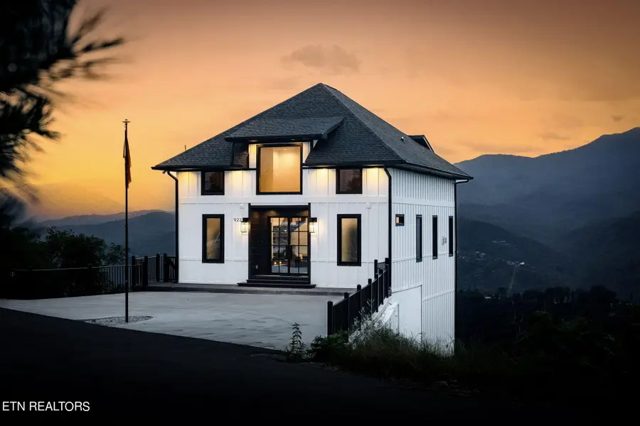 922 Piney Butt Way, Gatlinburg, TN 37738 - #3