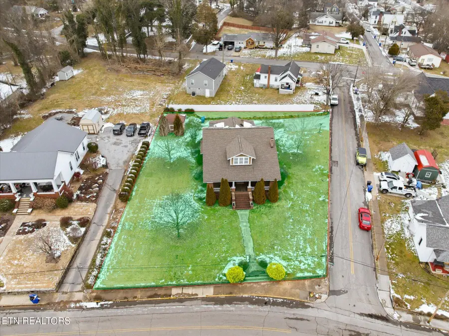 201 W Washington Ave, Clinton, TN 37716 - #2