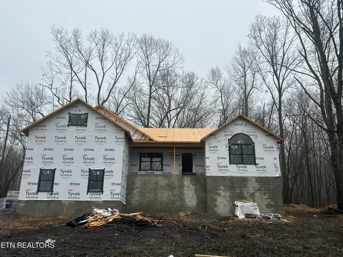 633 Icy Cove Tr, Monterey, TN 38574 - #1