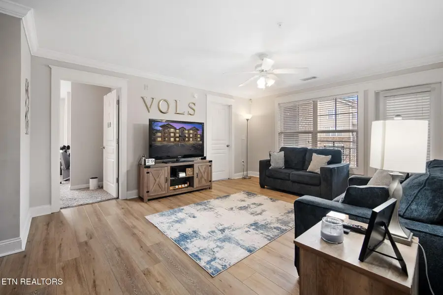 3934 Cherokee Woods Way #302, Knoxville, TN 37920 - #3