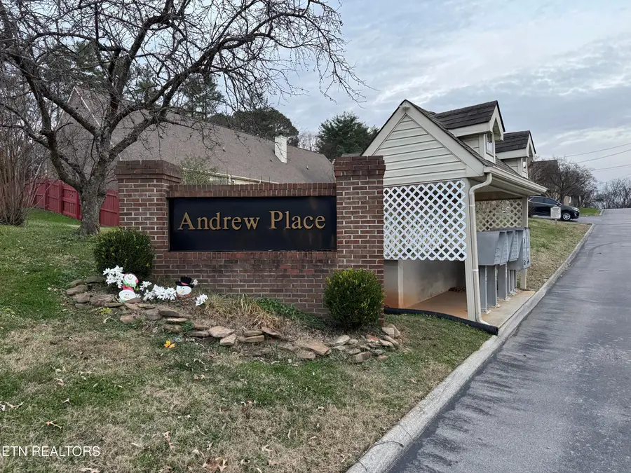 9001 Fountain Brook Lane, Knoxville, TN 37923 - #2