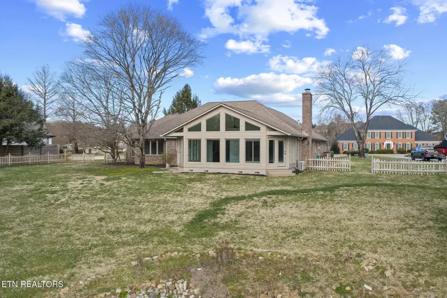 452 Mariner Point Drive, Clinton, TN 37716 - #2