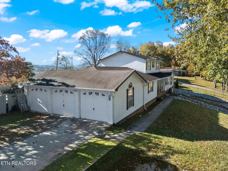 109 Cherry Lane, Jacksboro, TN 37757 - #3