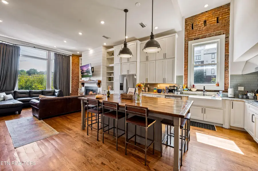 209 S Central St, Knoxville, TN 37902 - #3