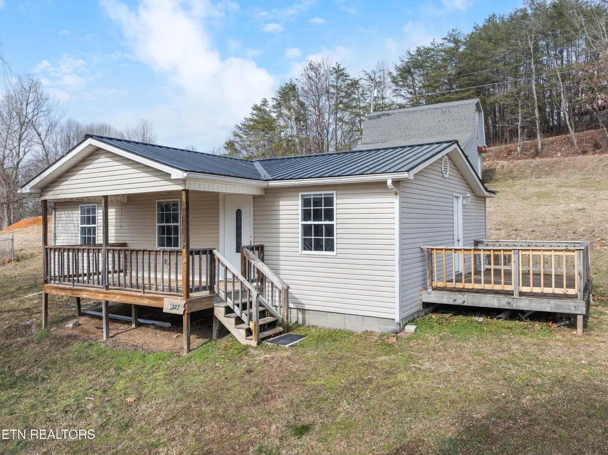 1327 Pinecrest Rd, Jacksboro, TN 37757 - #1