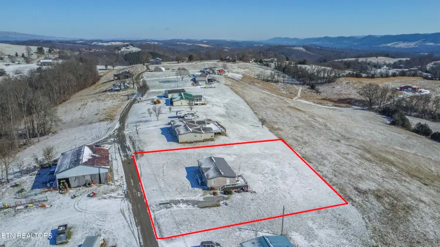 758 Grassy Hollow Rd, Tazewell, TN 37879 - #2