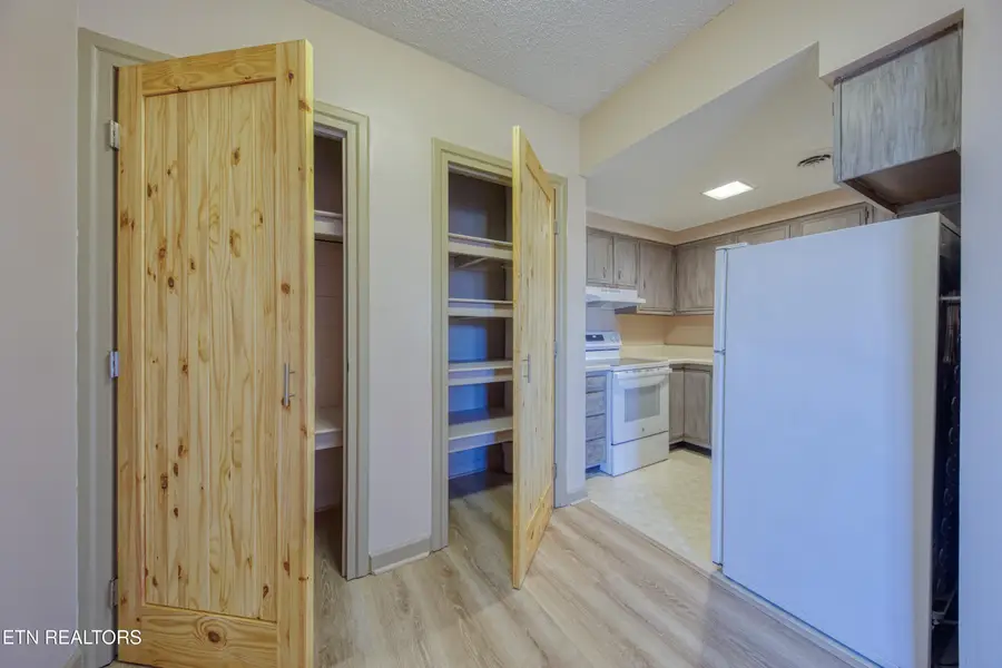 1211 Highland Ave #206, Knoxville, TN 37916 - #3