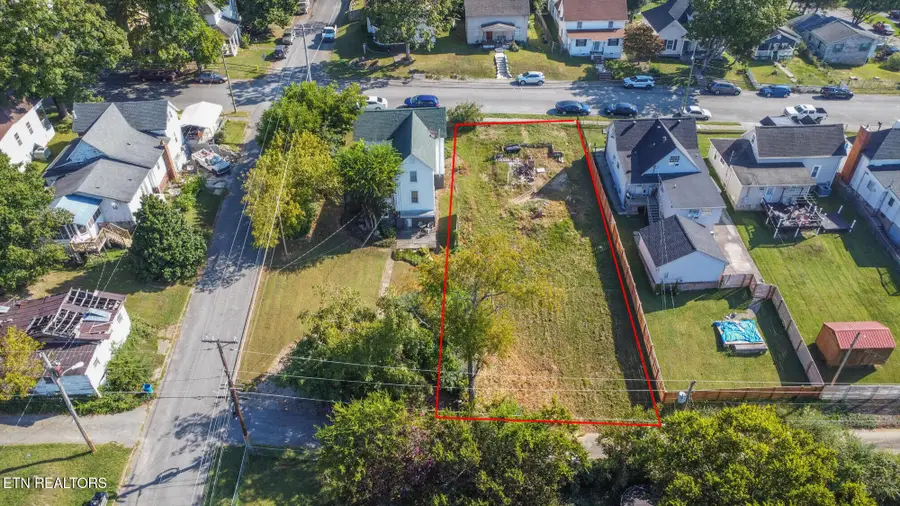 408 N C St, Lenoir City, TN 37771 - #2