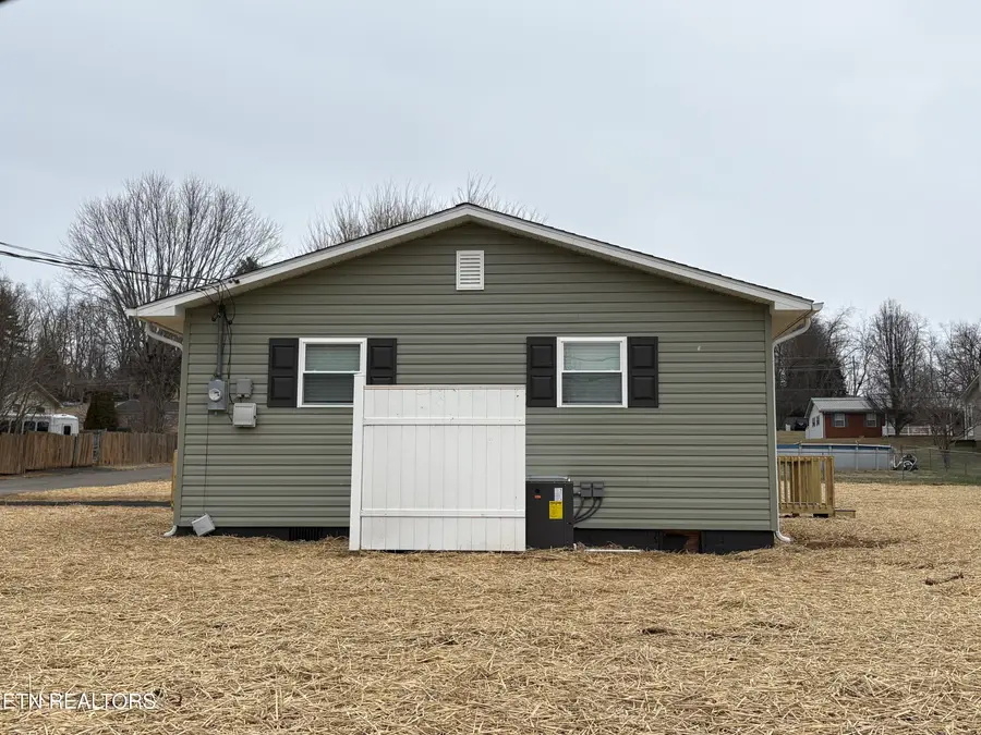 104 Winner St, Elizabethton, TN 37643 - #3