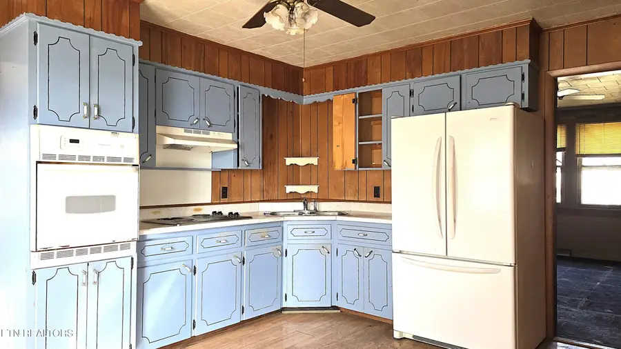 830 N Kingston Ave, Rockwood, TN 37854 - #2