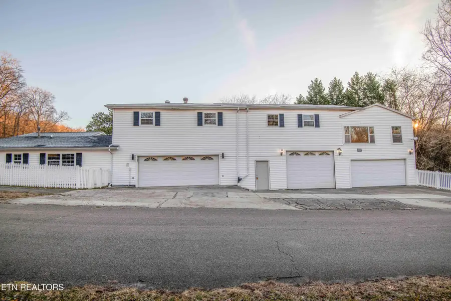 400 Furnace Ave, Rockwood, TN 37854 - #3