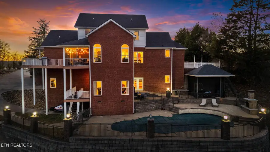 433 Riverbend Drive, Dandridge, TN 37725 - #2