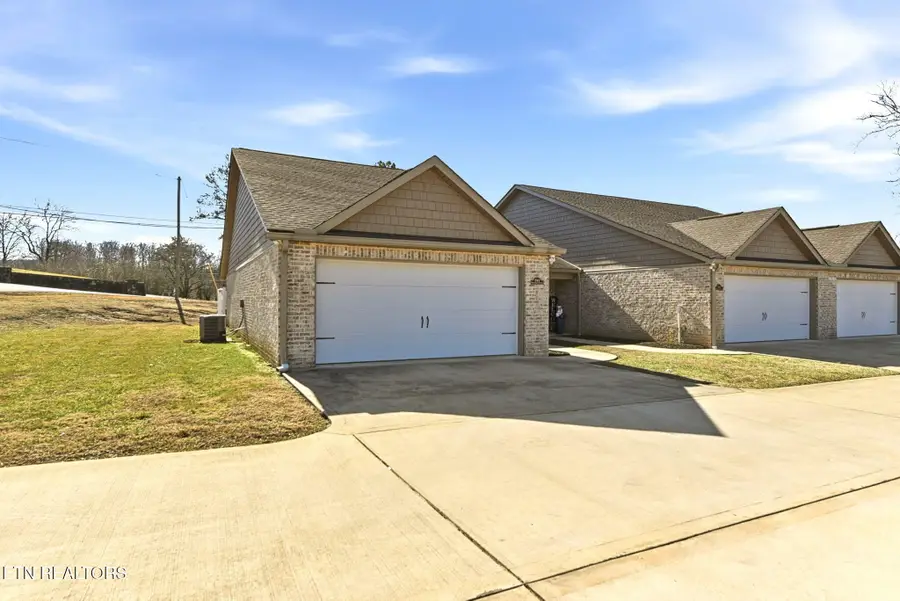 560 Norwood Drive, Oliver Springs, TN 37840 - #2
