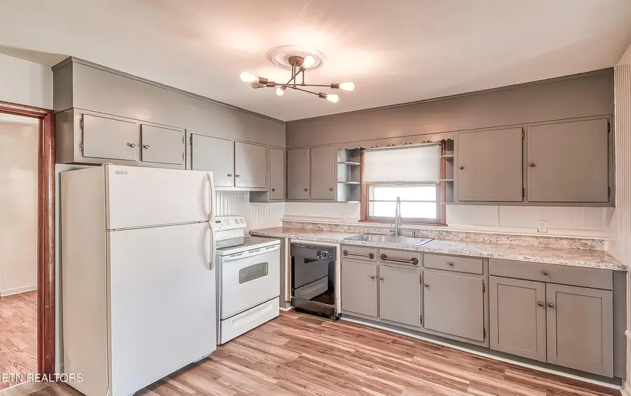 8029 Sharp Rd, Powell, TN 37849 - #3