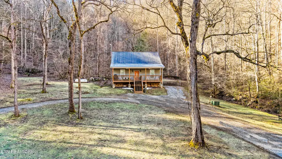 4876 Pearl Valley Rd, Sevierville, TN 37876 - #3