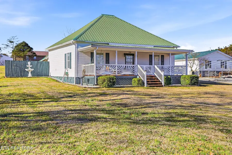 328 Mount Paran Rd, Jacksboro, TN 37757 - #2