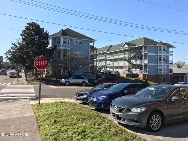 1607 Queen Anne Way, Knoxville, TN 37916