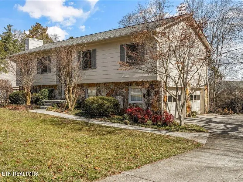 904 Misty Springs Rd, Knoxville, TN 37932 - #3