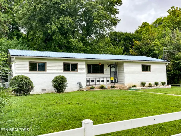 1166 Lake Drive, Dandridge, TN 37725