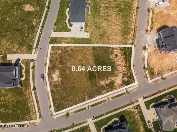 100 Hollyberry Rd, Oak Ridge, TN 37830