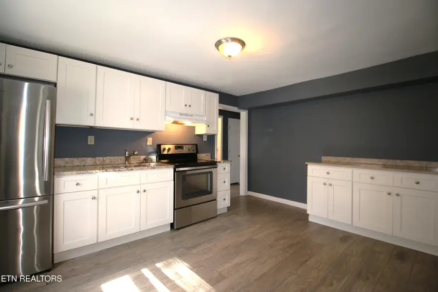 2108 Mitchell St, Knoxville, TN 37917 - #3