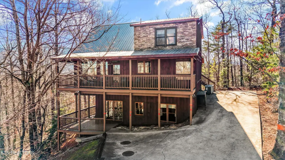 1009 Vista Drive, Gatlinburg, TN 37738 - #1