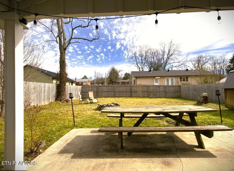 817 Oakland Park Drive, Livingston, TN 38570 - #2